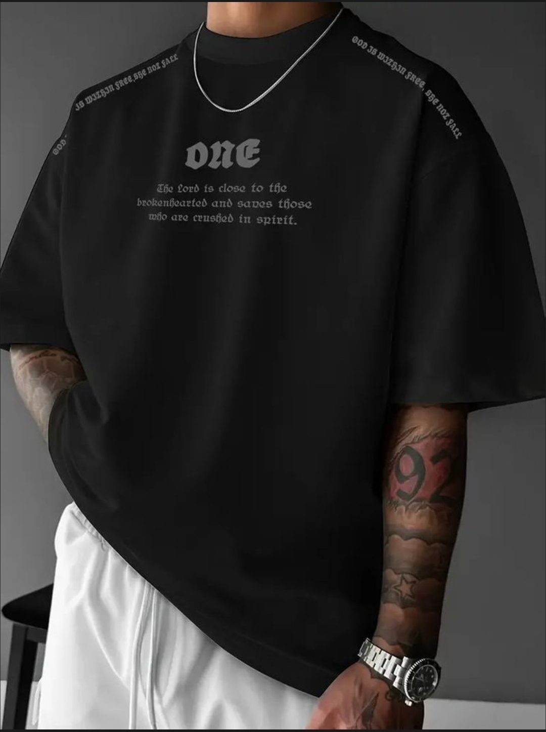 تیشرت باکسی طرح one مشکی تک